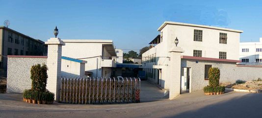 【深圳市萬通達(dá)工業(yè)設(shè)備】-全自動玻璃上片臺,玻璃清洗機(jī),氣浮翻轉(zhuǎn)卸片臺,汽車玻璃生產(chǎn)輸送線,絲印線